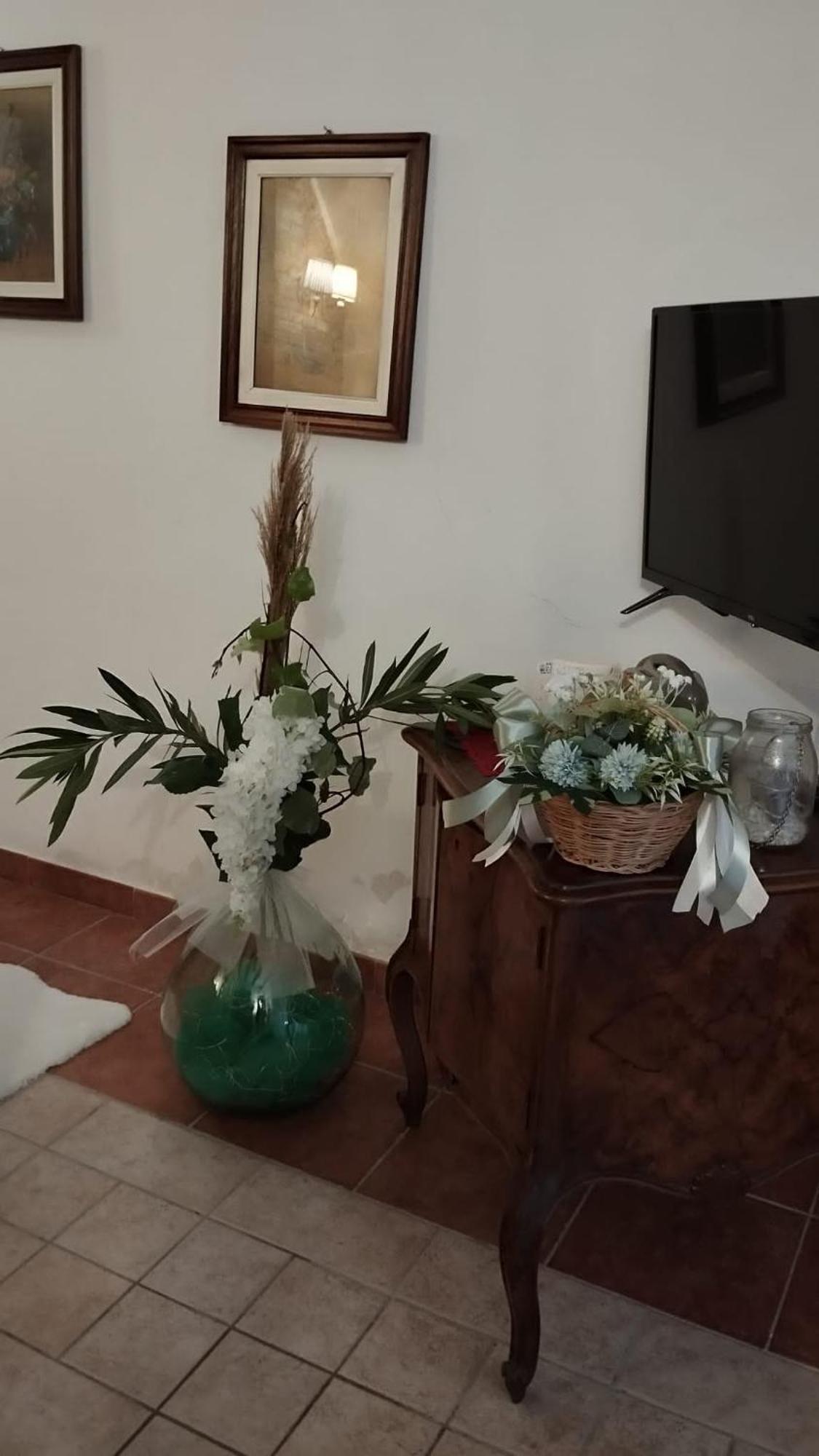 Al Cantinone Toffia Luaran gambar